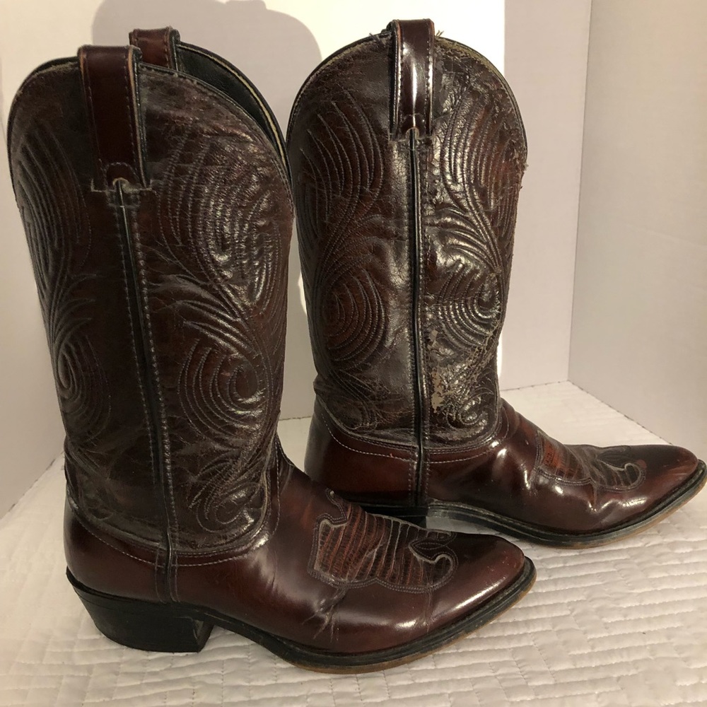 Laredo pull on Leather cowboy boots brown worn in size 8 1/2 E